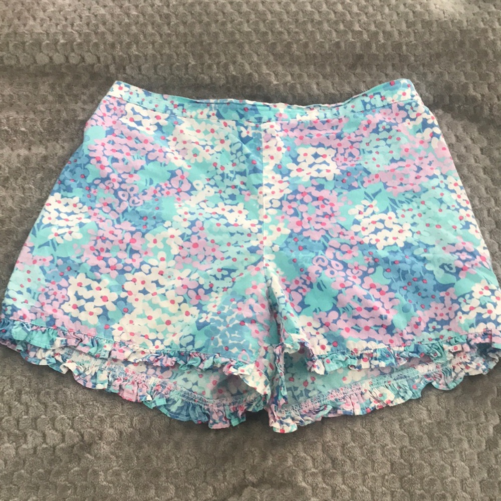 Lilly kids shorts with ruffle bottom!